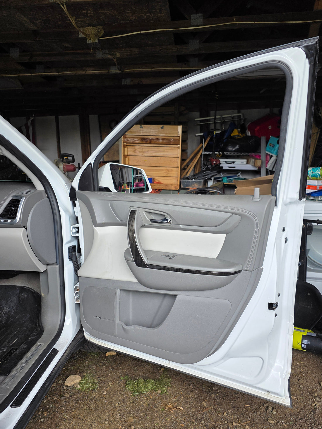 GMC Acadia Broken Window Replacement